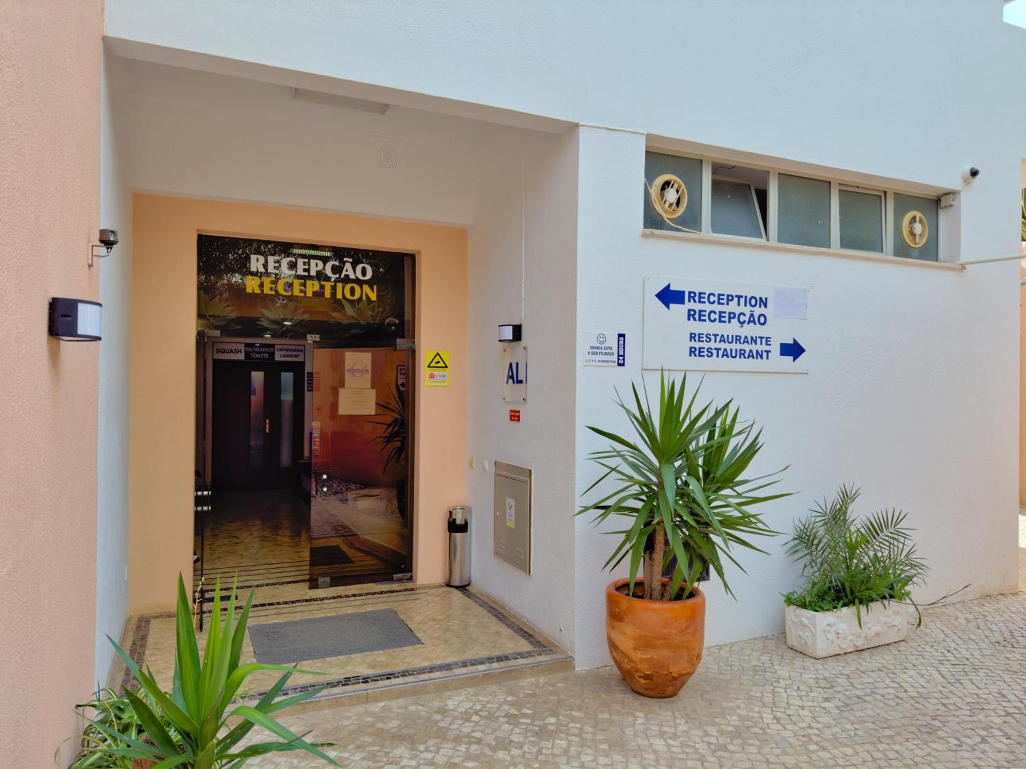Squash Club Apartamentos Portimão Exteriör bild